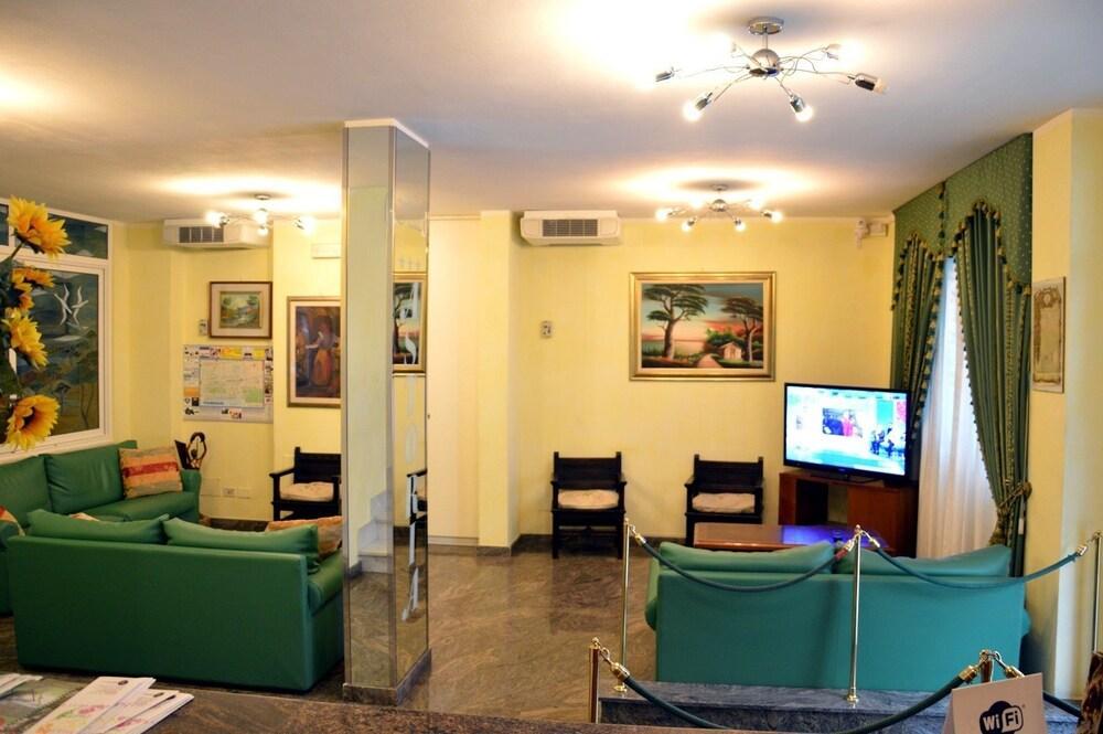 Hotel Astoria Viareggio Exteriör bild